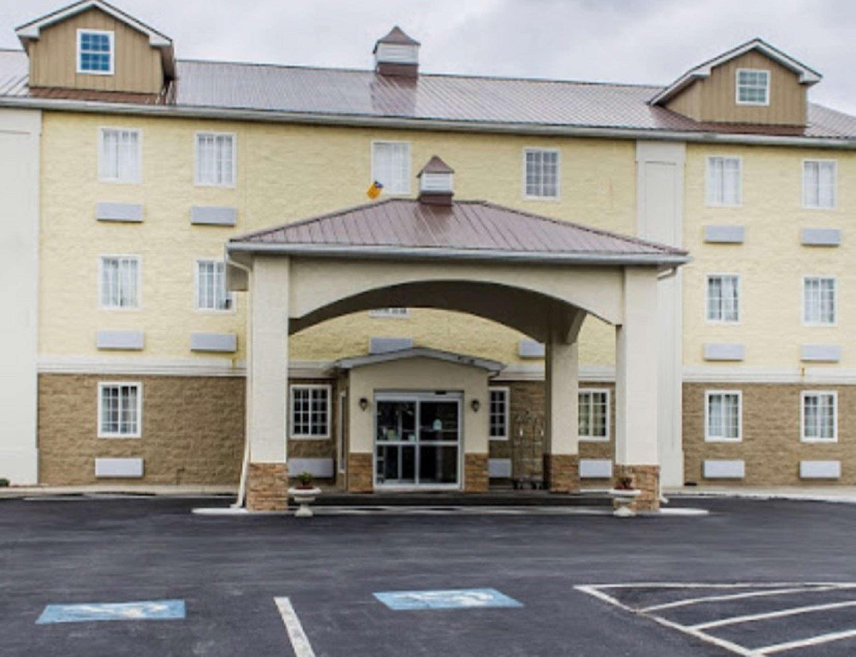 Surestay Plus By Best Western Jonestown Lebanon Valley Exterior photo